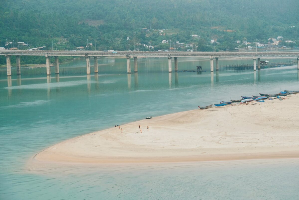 500267480 3398604310276985 7312951544397829387 n Vịnh Lăng Cô ở đâu?