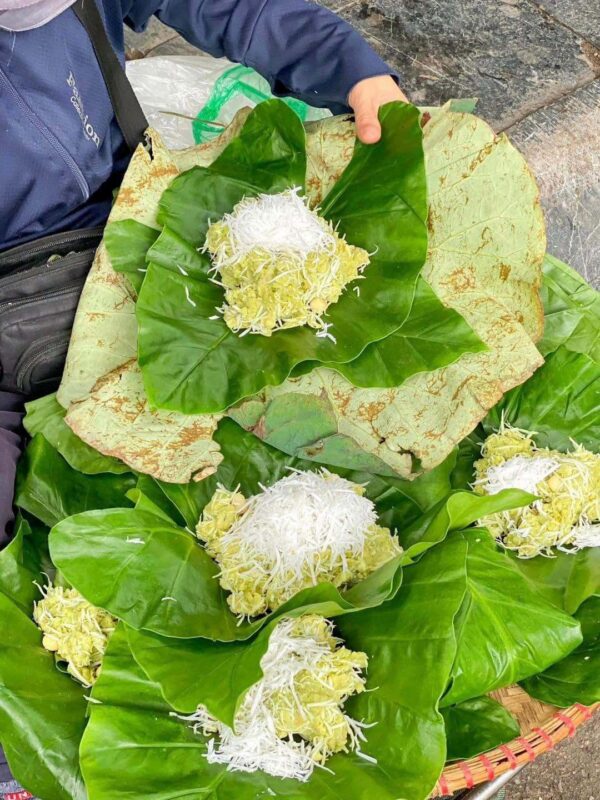 Cốm trong nhịp sống và văn hóa ẩm thực Hà Nội